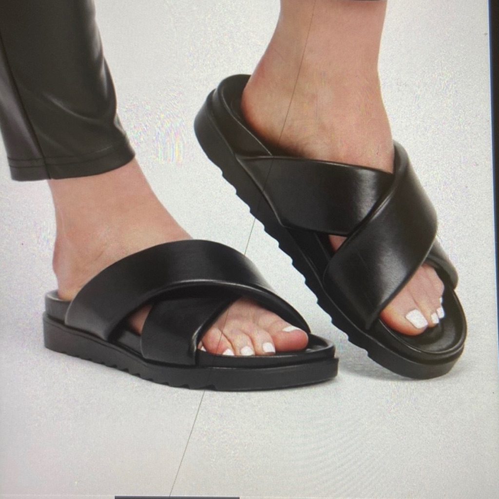 Fabletics Black Slides.